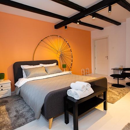Bed and Breakfast In Longfield Town Câmpulung Moldovenesc Exterior foto